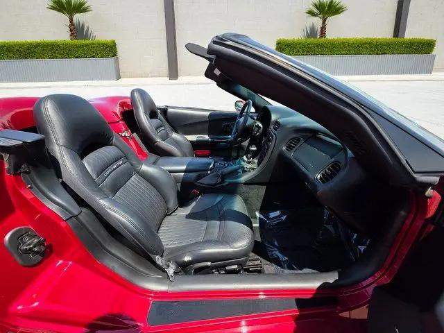 2004 Chevrolet Corvette Base