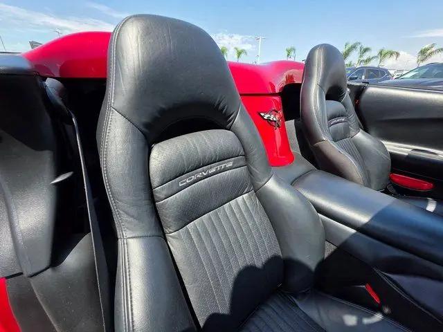 2004 Chevrolet Corvette Base