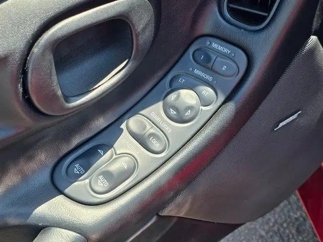 2004 Chevrolet Corvette Base