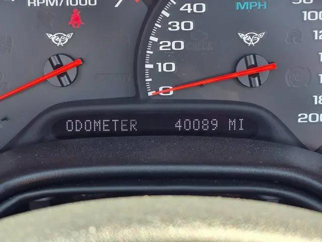 2004 Chevrolet Corvette Base