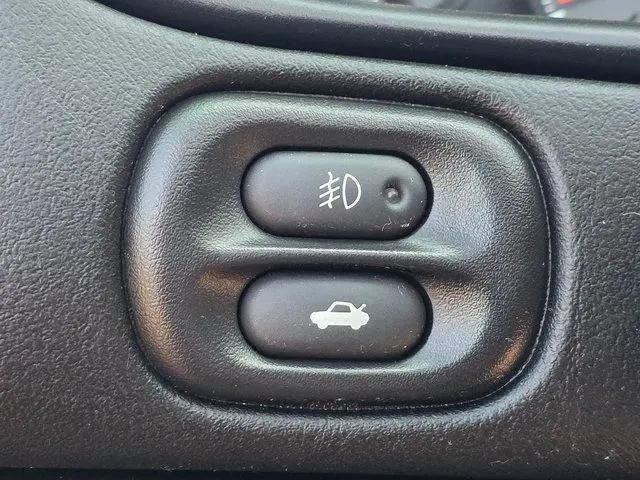 2004 Chevrolet Corvette Base