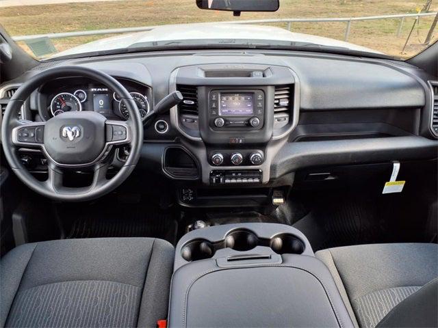 2024 RAM Ram 5500 Chassis Cab RAM 5500 TRADESMAN CHASSIS CREW CAB 4X4 84 CA 2024 RAM Ram 5500 Chassis Cab RAM 5500 TRADESMAN CHASSIS CREW CAB 4X4 84 CA