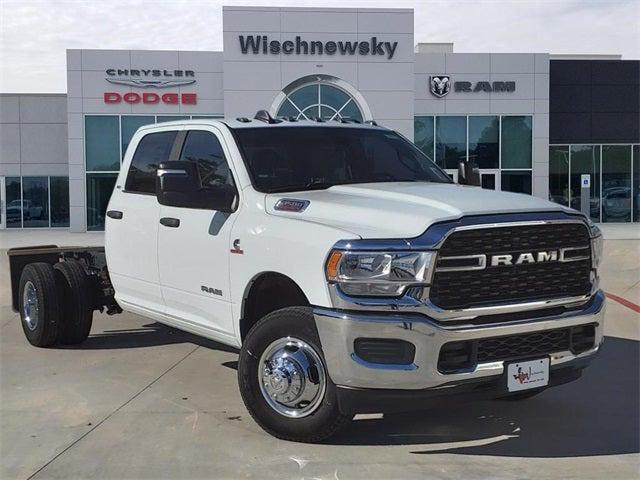 2024 RAM Ram 3500 Chassis Cab RAM 3500 SLT CREW CAB CHASSIS 4X4 60 CA