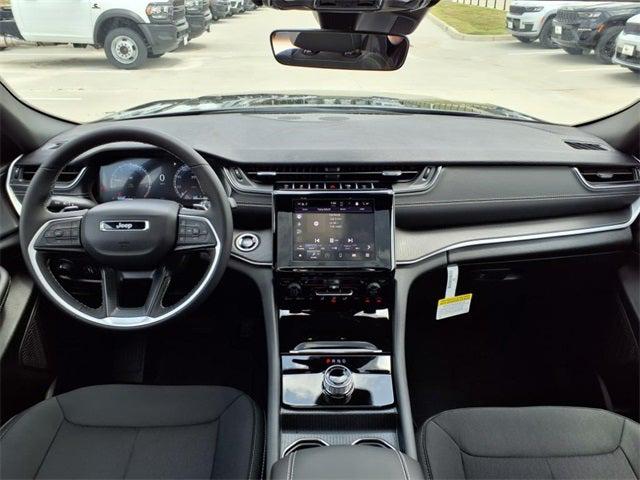 2025 Jeep Grand Cherokee GRAND CHEROKEE LAREDO X 4X4