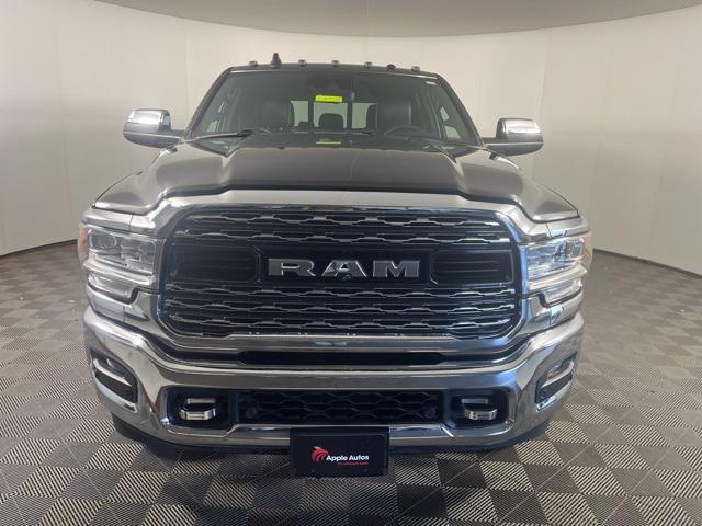 2022 RAM 3500 Limited Mega Cab 4x4 64 Box