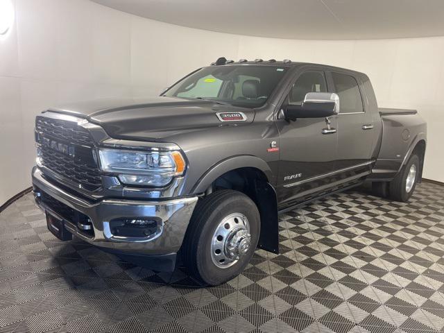 2022 RAM 3500 Limited Mega Cab 4x4 64 Box