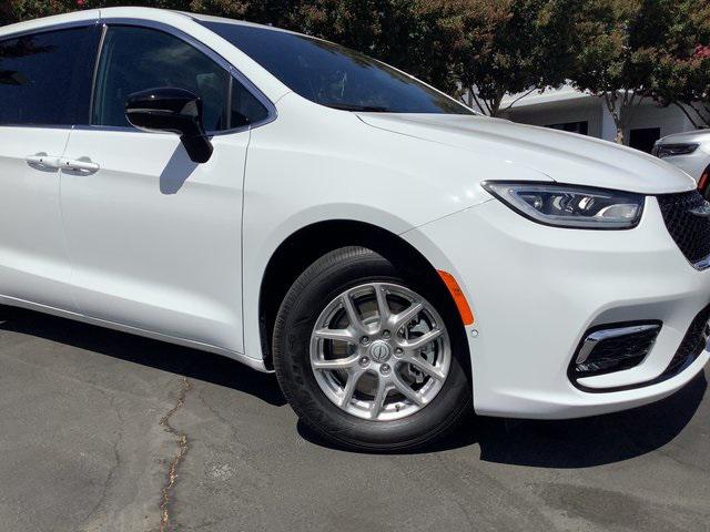 2025 Chrysler Pacifica PACIFICA SELECT