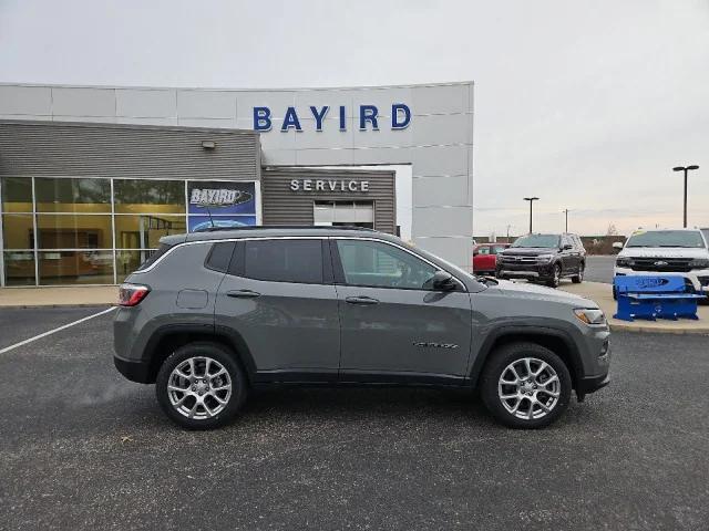 2024 Jeep Compass Latitude Lux FWD