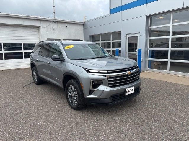 2025 Chevrolet Traverse AWD LT