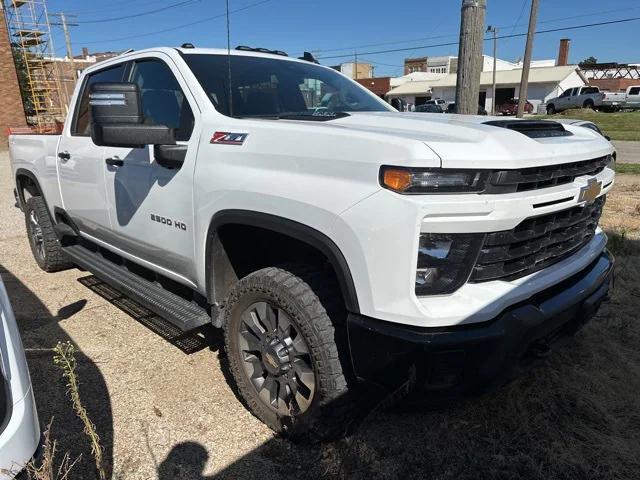 2024 Chevrolet Silverado 2500HD 4WD Crew Cab Standard Bed Custom