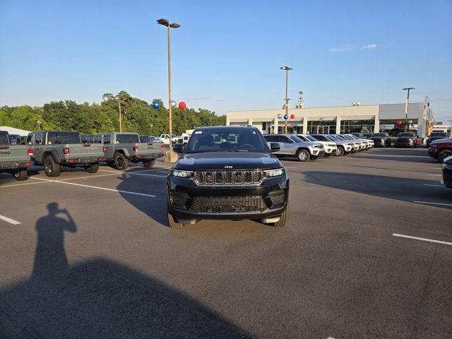 2025 Jeep Grand Cherokee GRAND CHEROKEE LAREDO 4X2