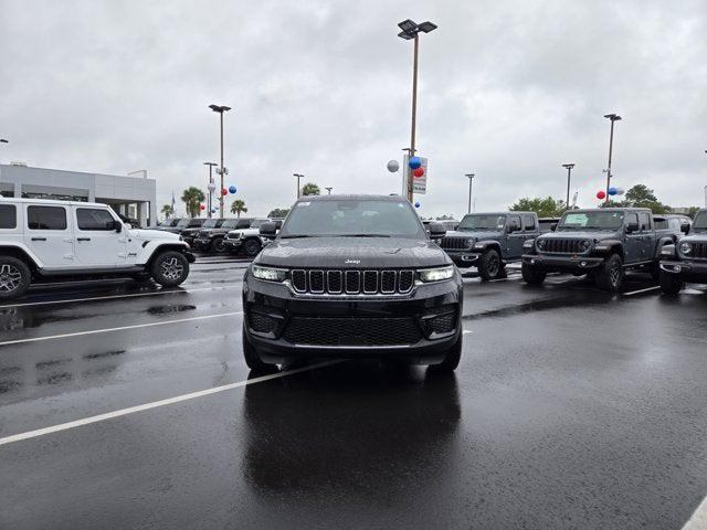 2025 Jeep Grand Cherokee GRAND CHEROKEE LAREDO 4X2