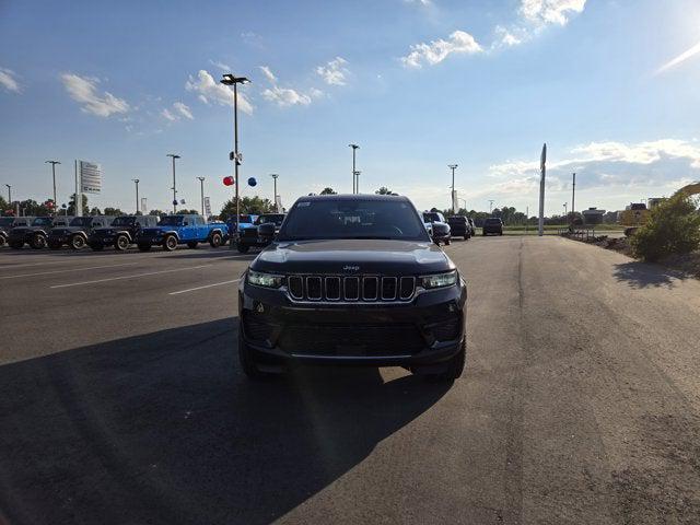 2025 Jeep Grand Cherokee GRAND CHEROKEE LAREDO 4X2