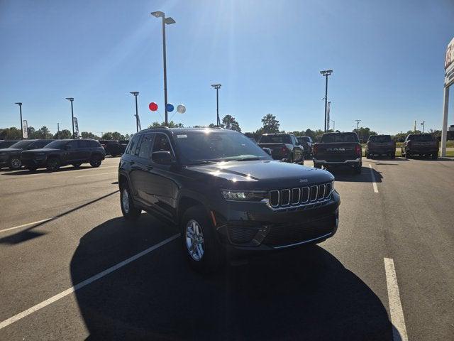 2025 Jeep Grand Cherokee GRAND CHEROKEE LAREDO 4X2 2025 Jeep Grand Cherokee GRAND CHEROKEE LAREDO 4X2