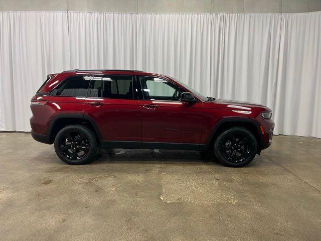 2023 Jeep Grand Cherokee Limited 4x4 2023 Jeep Grand Cherokee Limited 4x4
