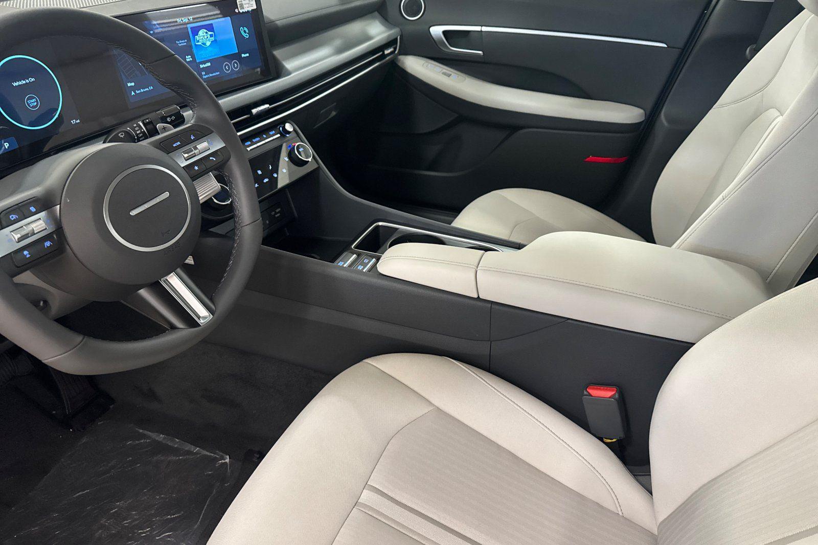2025 Hyundai Sonata SEL - Photo 10