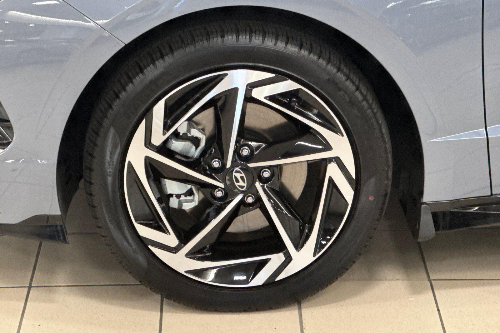 2025 Hyundai Sonata SEL - Photo 25
