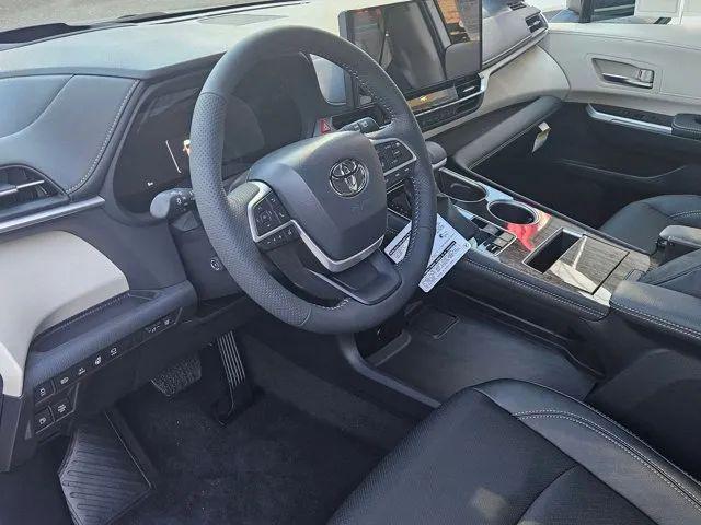 2025 Toyota Sienna Platinum
