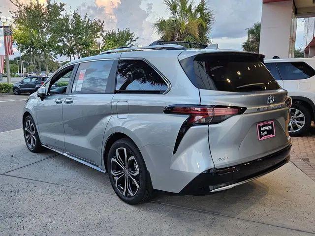 2025 Toyota Sienna Platinum