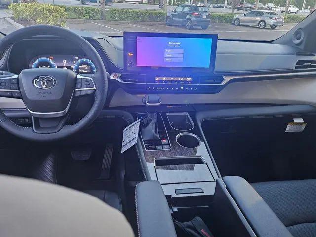 2025 Toyota Sienna Platinum