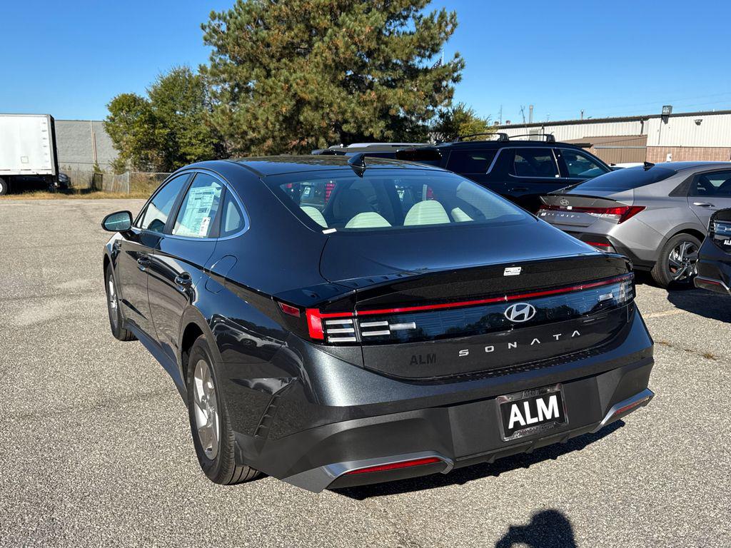 2026 Hyundai Sonata SE photo 3