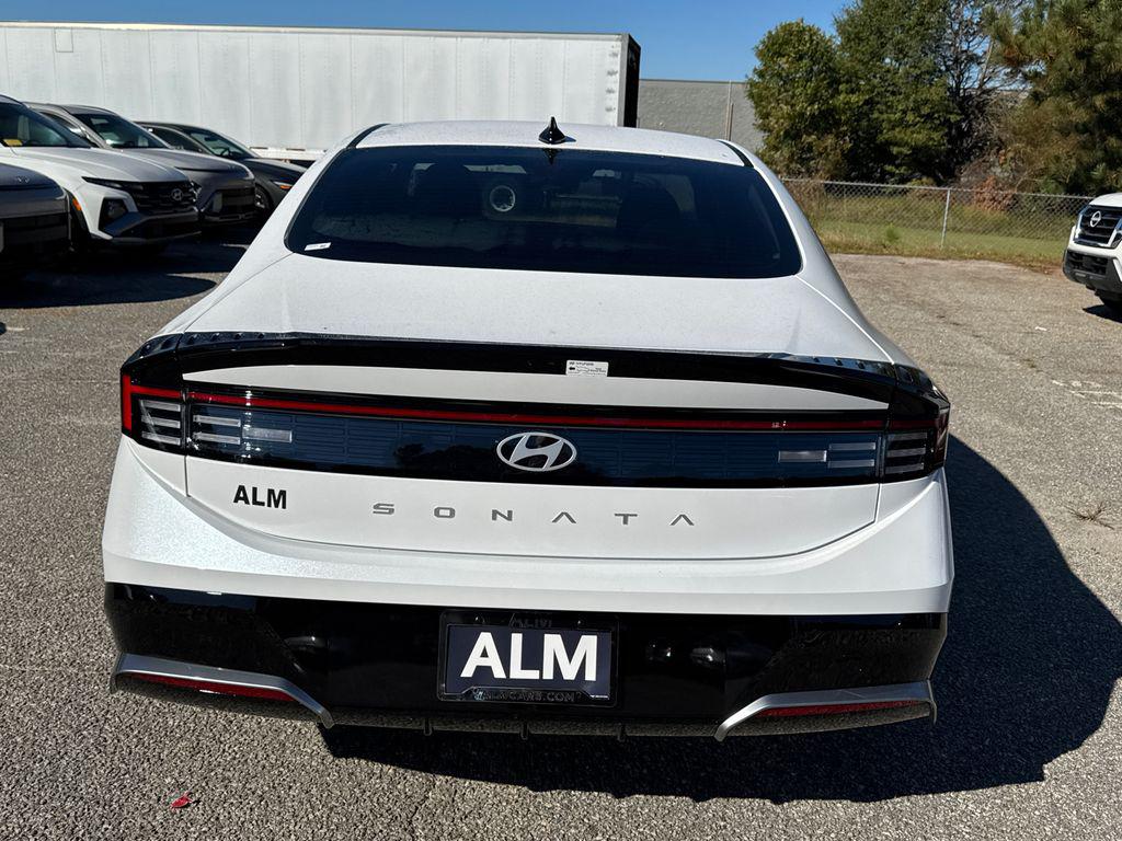 2026 Hyundai Sonata SEL Sport photo 2