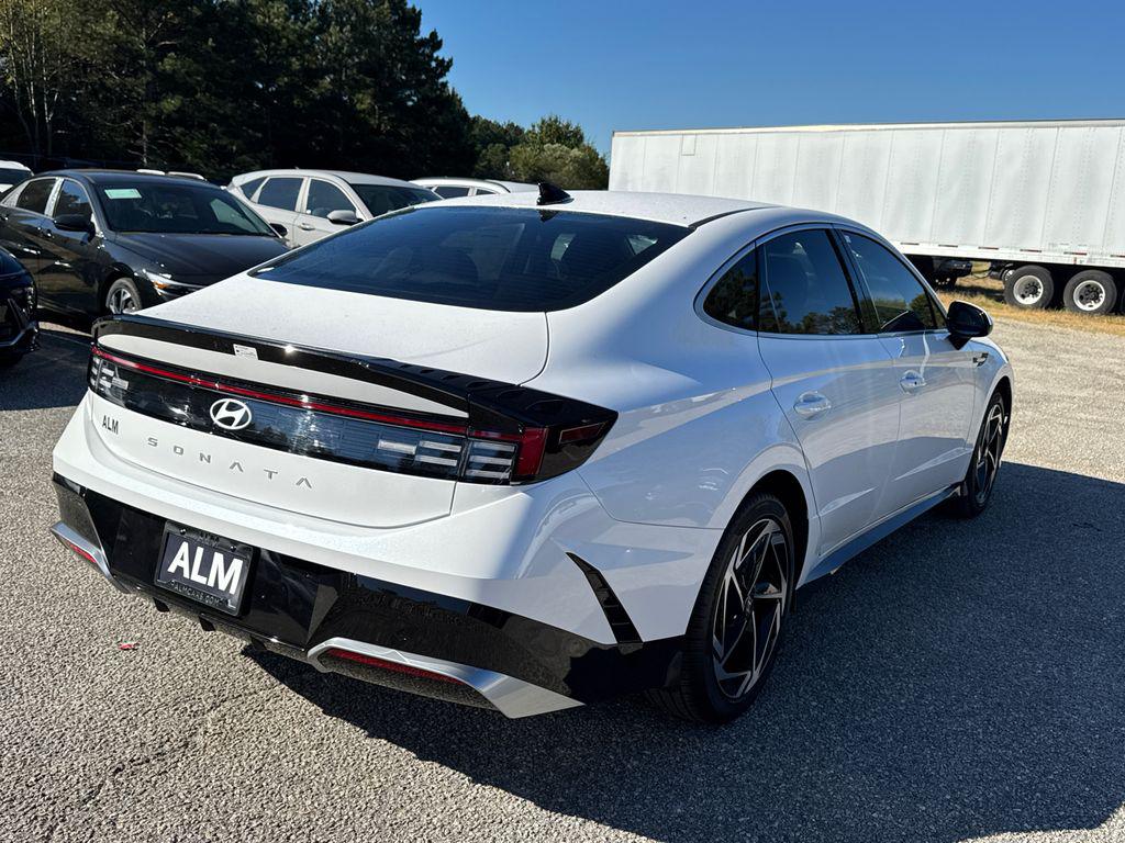 2026 Hyundai Sonata SEL Sport photo 3