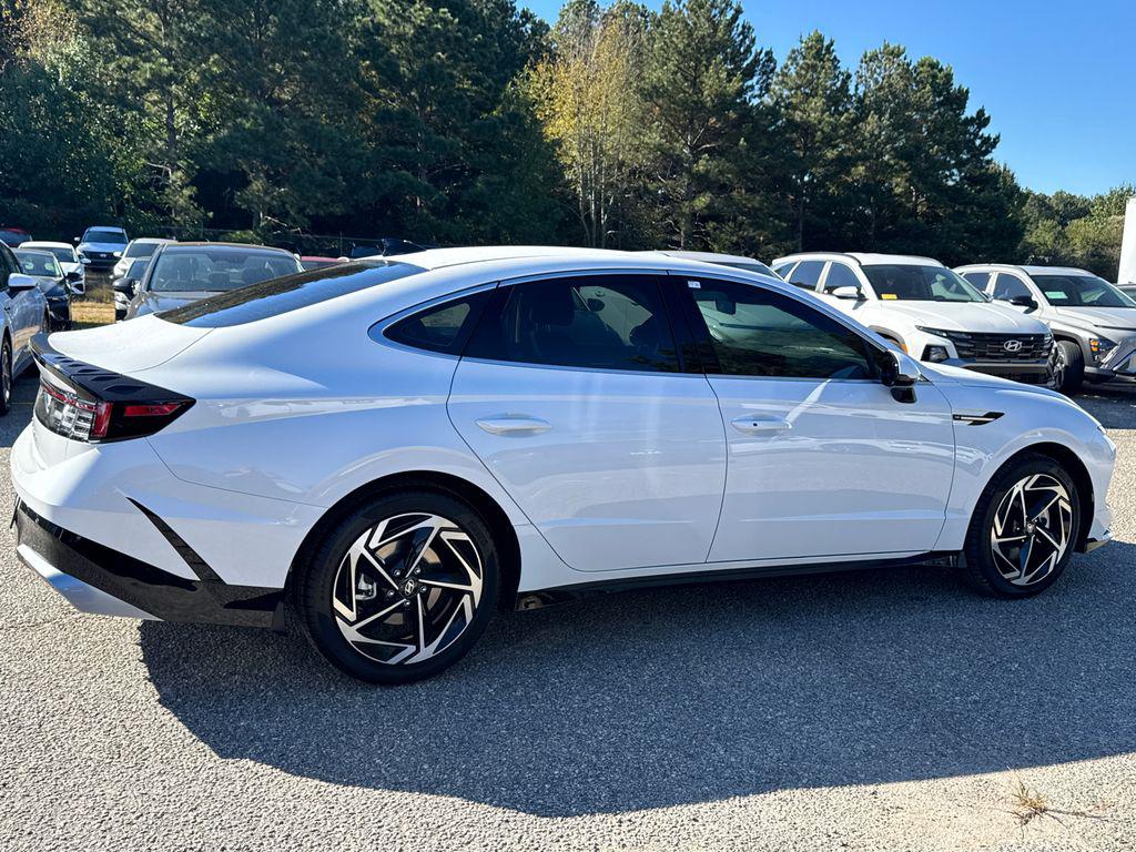 2026 Hyundai Sonata SEL Sport photo 4
