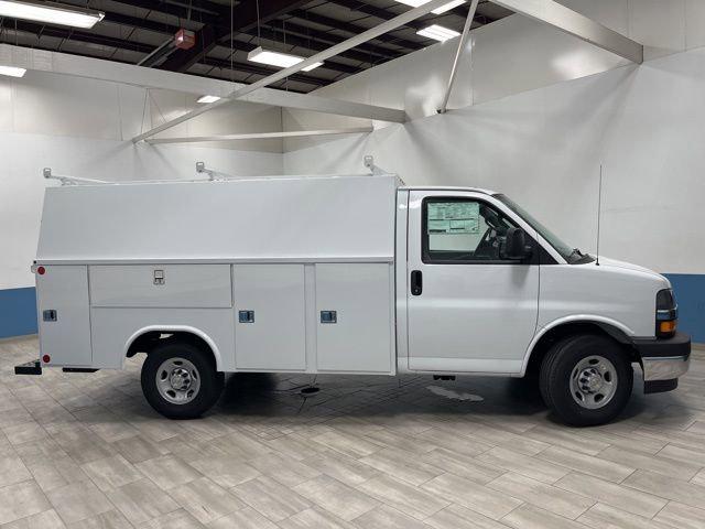 2025 Chevrolet Express Cutaway Work Van