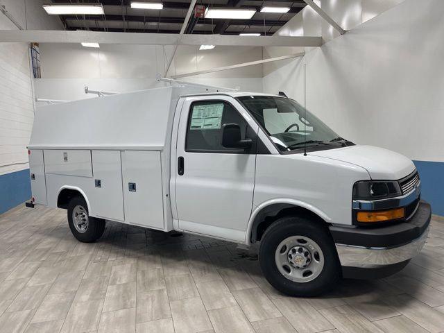 2025 Chevrolet Express Cutaway Work Van