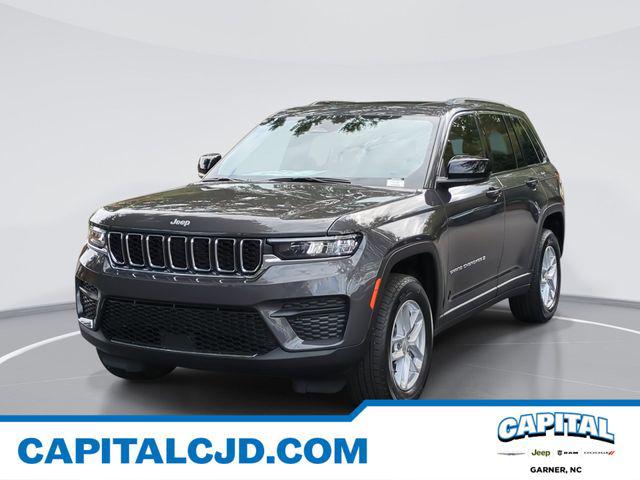 2025 Jeep Grand Cherokee GRAND CHEROKEE LAREDO X 4X4