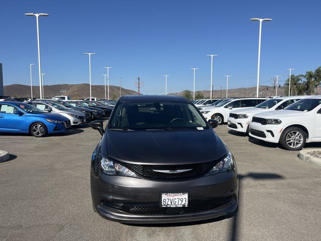 2022 Chrysler Voyager LX