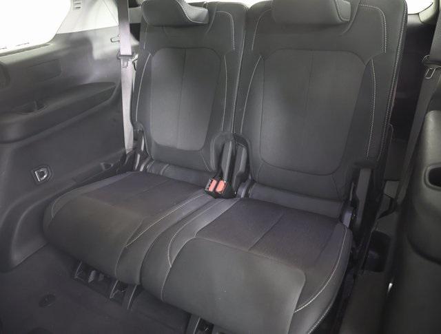 2023 Jeep Grand Cherokee L Laredo 4x2