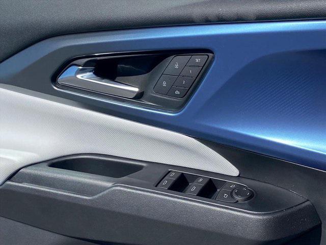 2025 Chevrolet Equinox LT 2