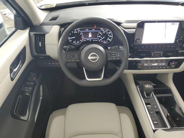 2025 Nissan Pathfinder SL FWD