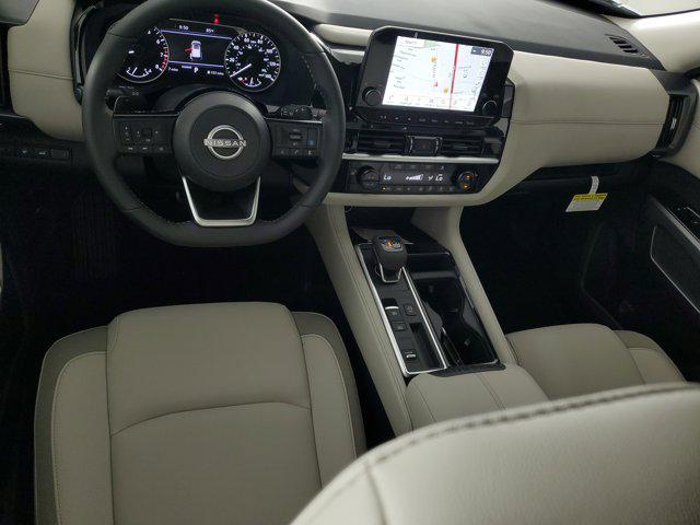 2025 Nissan Pathfinder SL FWD