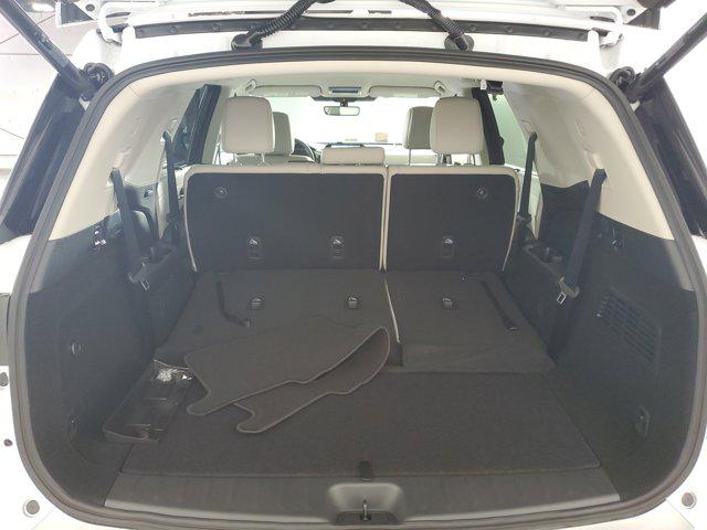 2025 Nissan Pathfinder SL FWD