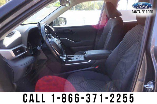 2023 Toyota Highlander Platinum