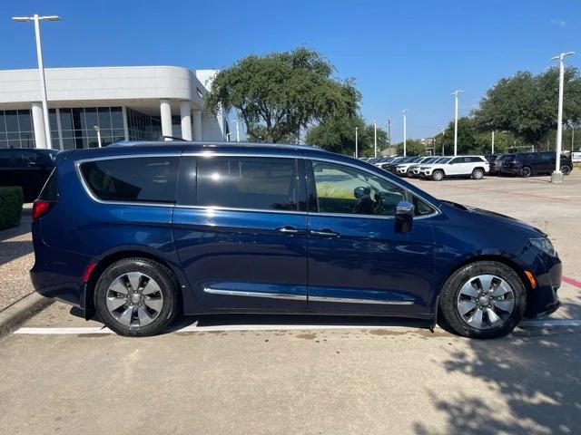 2017 Chrysler Pacifica Hybrid Platinum