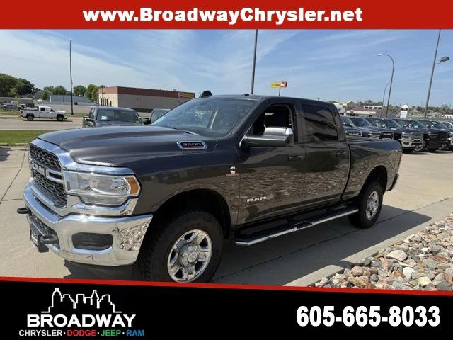 2019 RAM 2500 Tradesman Crew Cab 4x4 64 Box