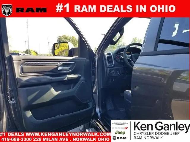 2025 Ram 1500 Big Horn Crew Cab 4x4 5'7" Box