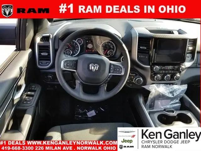 2025 Ram 1500 Big Horn Crew Cab 4x4 5'7" Box