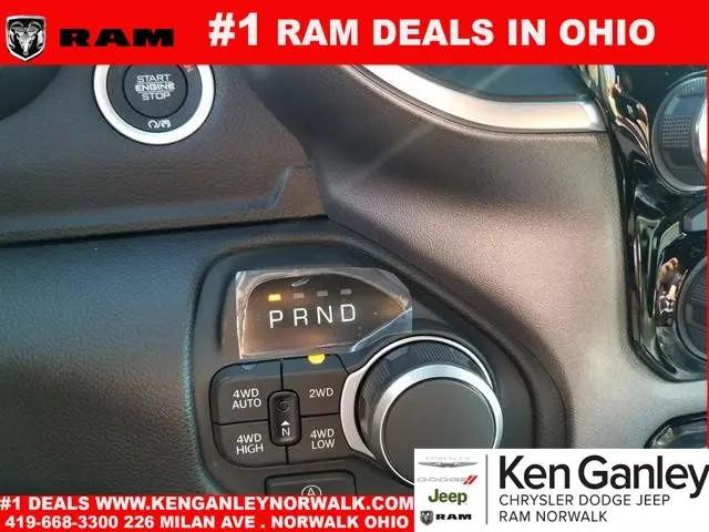 2025 Ram 1500 Big Horn Crew Cab 4x4 5'7" Box