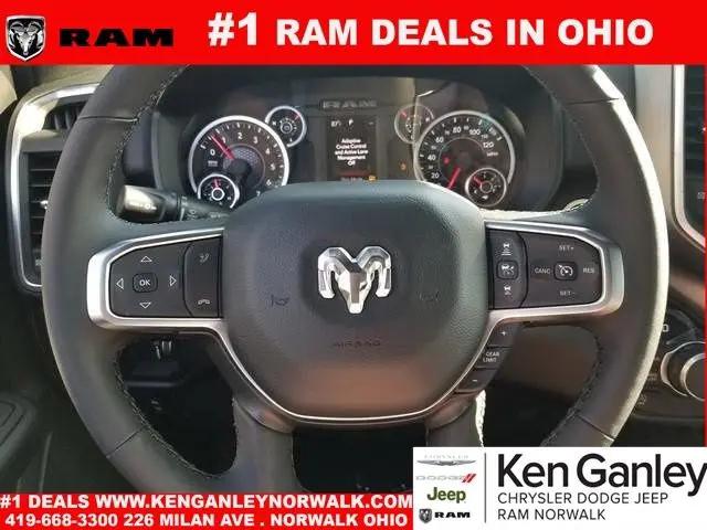 2025 Ram 1500 Big Horn Crew Cab 4x4 5'7" Box