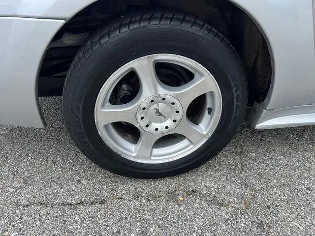 2004 Ford Mustang Deluxe