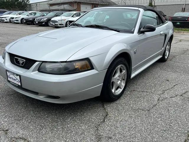 2004 Ford Mustang Deluxe