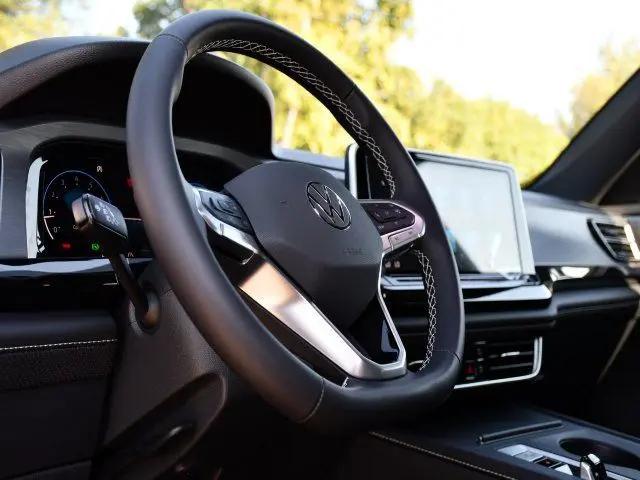 2026 Volkswagen Atlas Cross Sport SE