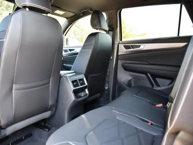 2026 Volkswagen Atlas Cross Sport SE