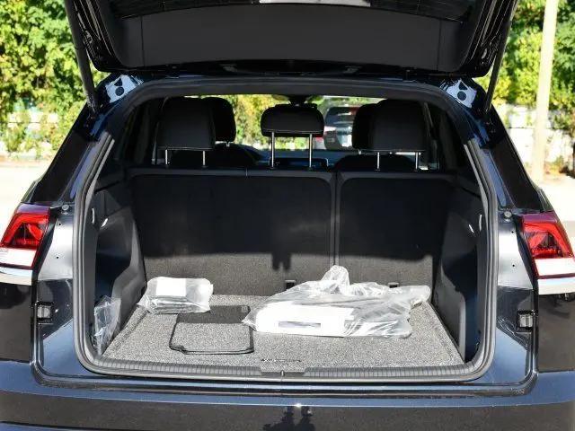 2026 Volkswagen Atlas Cross Sport SE