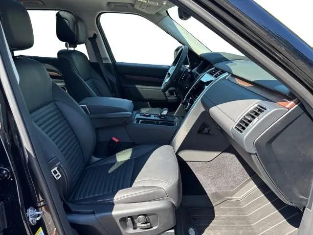 2024 Land Rover Discovery P300 S